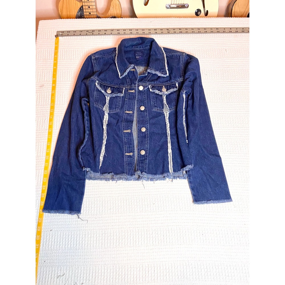 The Blues Womens Medium Blue Denim Jacket Distressed Frayed Seam Raw Hem Trucker